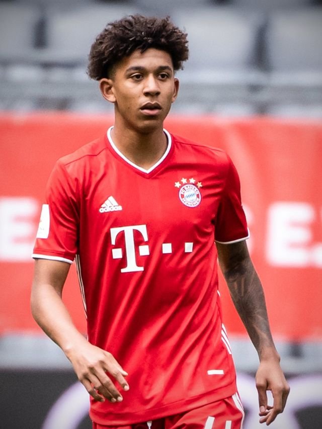 Chris Richards Full Name